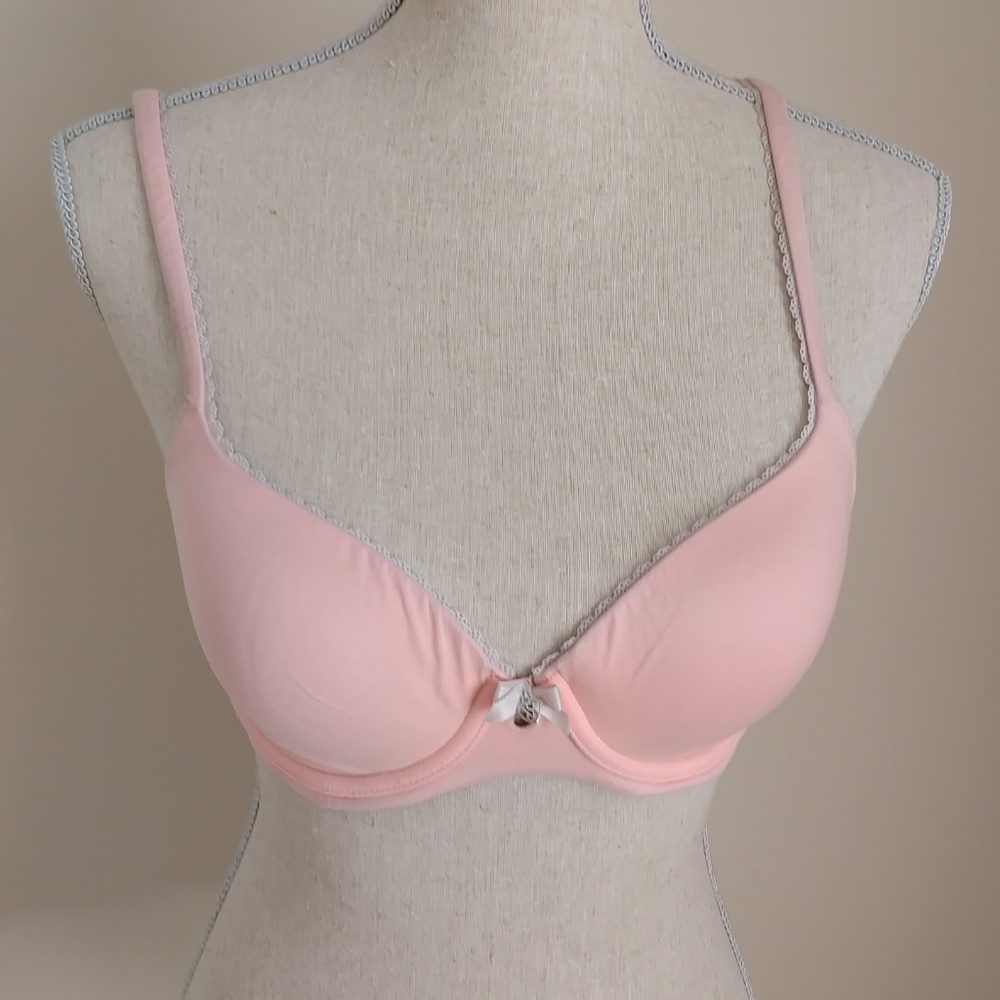 Victoria's Secret SOFT Body Bra 32D